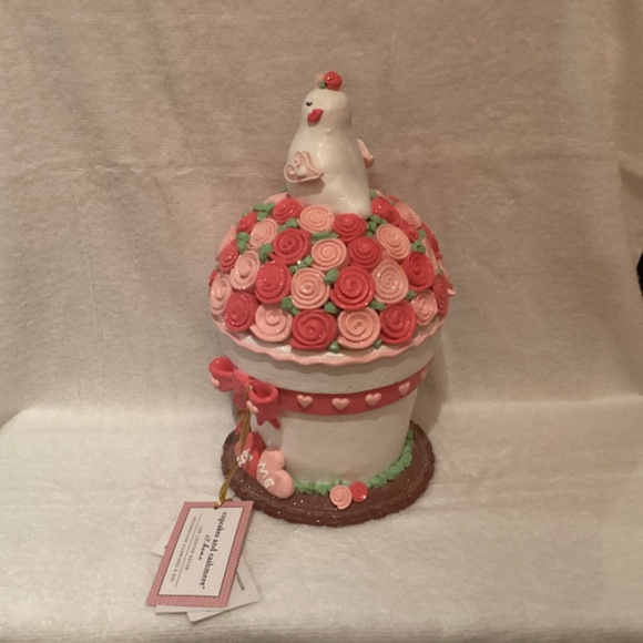 Cupcakes & Cashmere Light Up Spring Bird on a Bouquet of Flowers - Picture 2 of 8